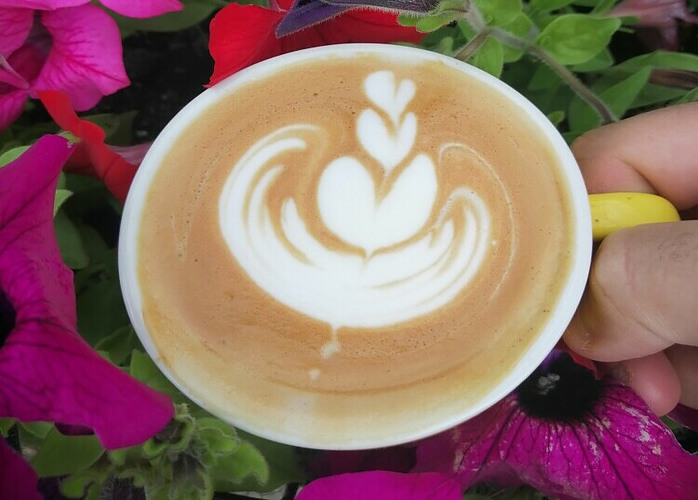 latte art flowers