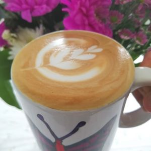 latte art on the coffee twins mug